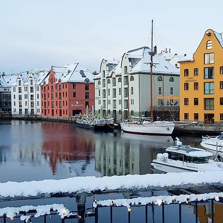 Free Parking Space, 2 Bed Room, Short Walk To Brosundet Ålesund Exterior photo