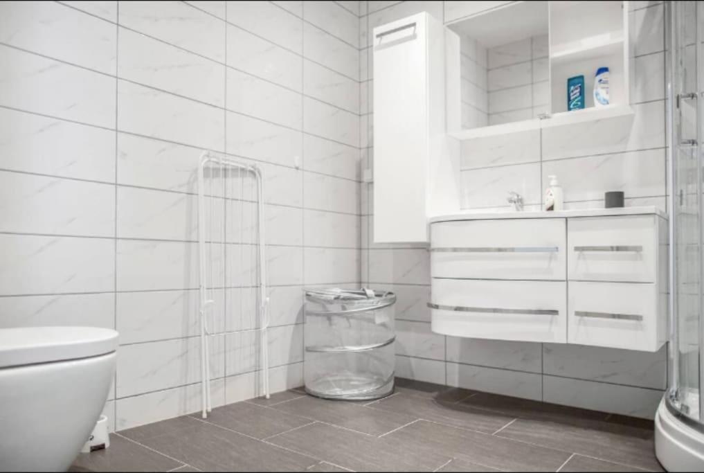 Free Parking Space, 2 Bed Room, Short Walk To Brosundet Ålesund Exterior photo