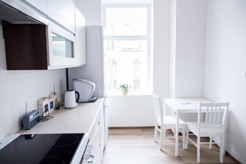 Free Parking Space, 2 Bed Room, Short Walk To Brosundet Ålesund Exterior photo