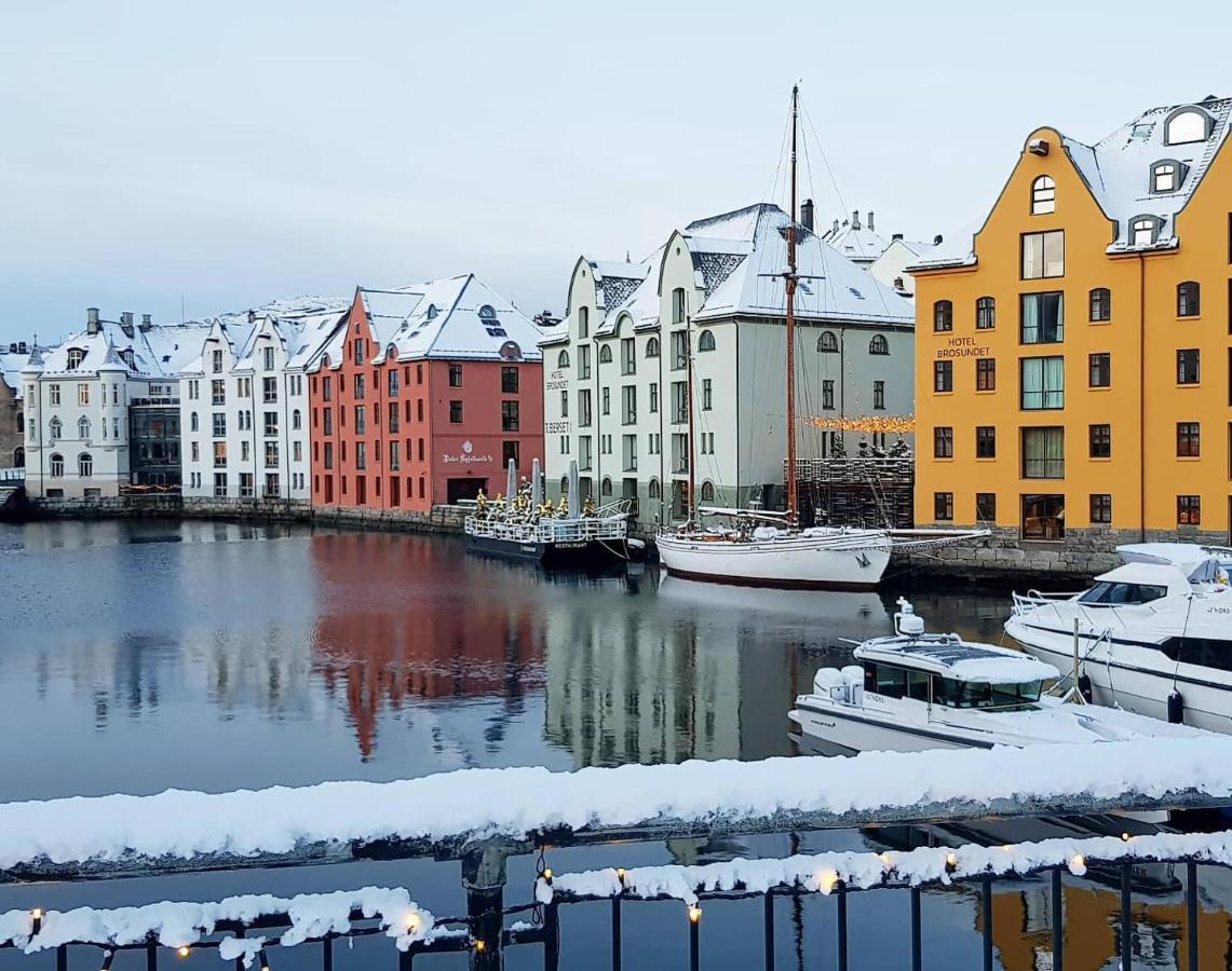Free Parking Space, 2 Bed Room, Short Walk To Brosundet Ålesund Exterior photo